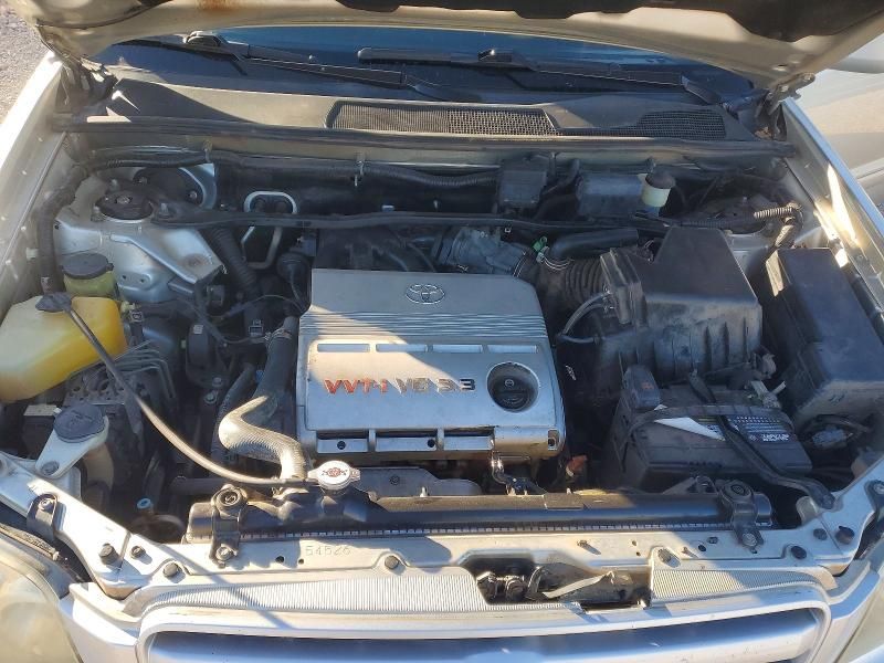 2004 Toyota Highlander Base