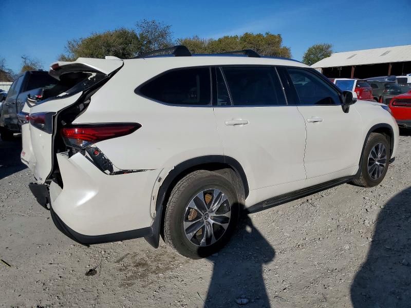 2021 Toyota Highlander xle