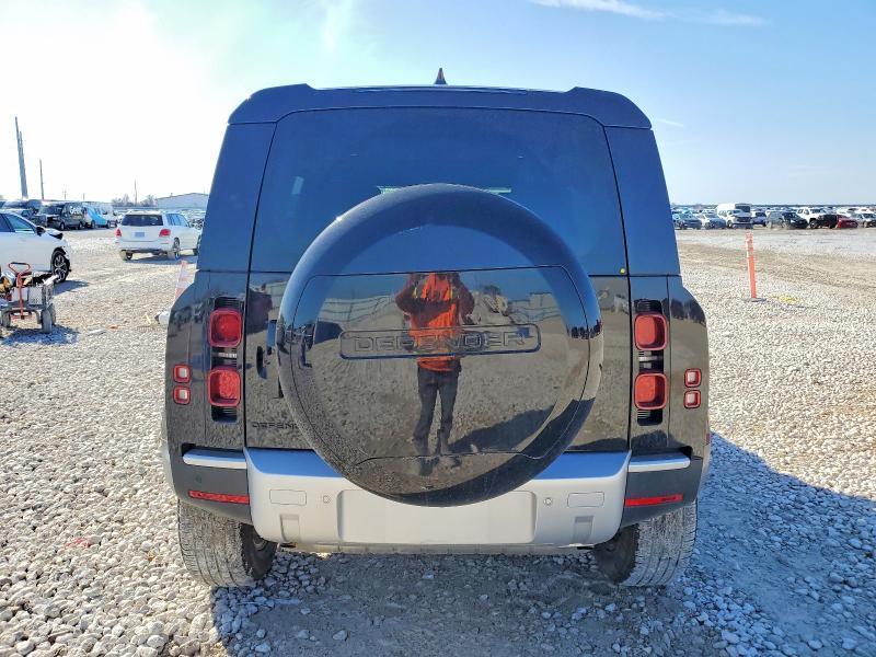 2025 Land Rover Defender 110 s