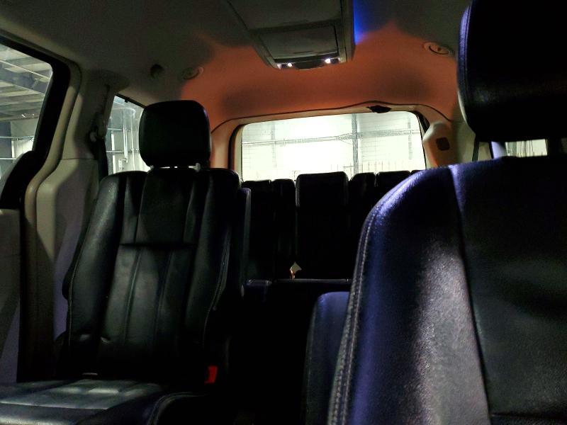 2013 Chrysler Town & Country Touring