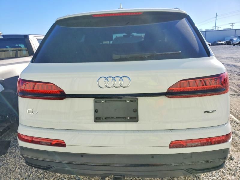 2022 Audi Q7 Premium Plus