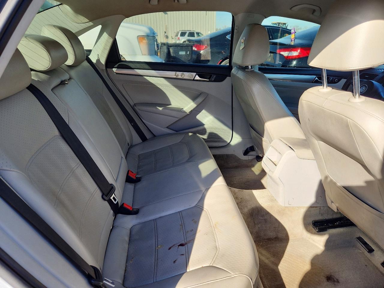 2013 Volkswagen Passat s