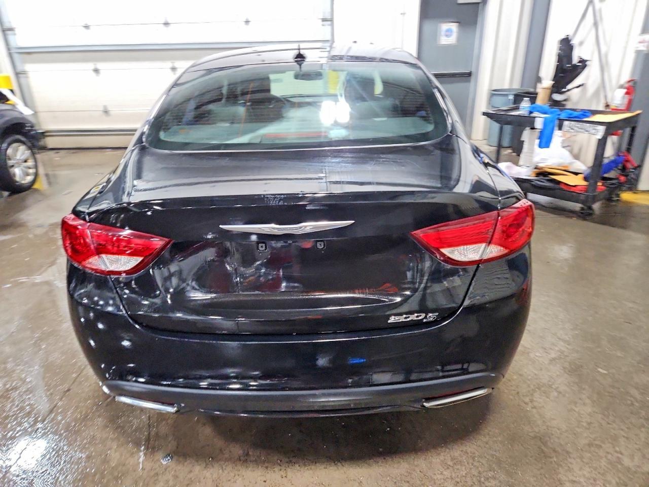 2015 Chrysler 200 s