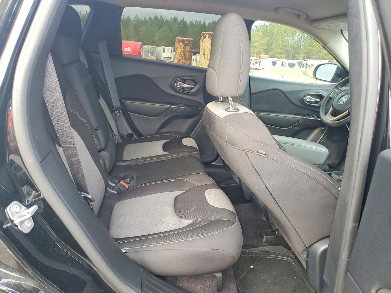 2017 Jeep Cherokee Sport