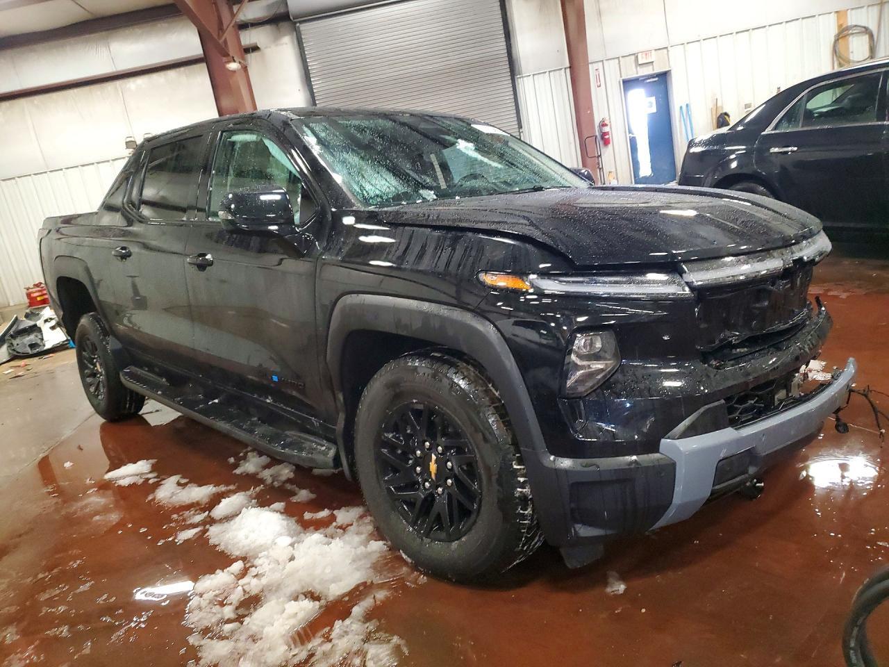 2025 Chevrolet Silverado lt