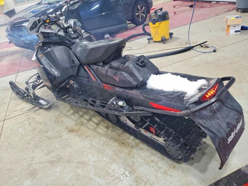 2017 Skidoo 2017 Skidoo REV