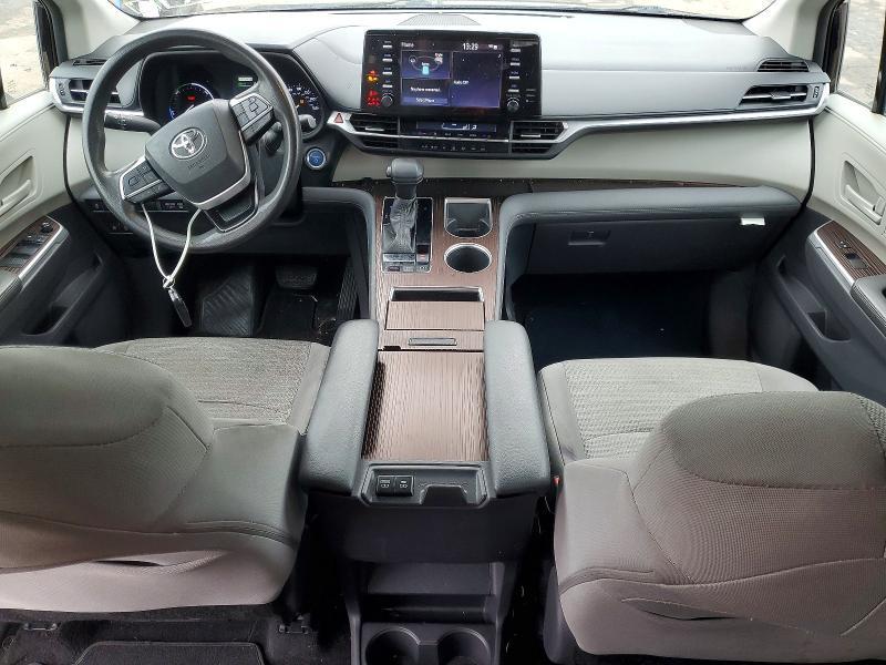 2021 Toyota Sienna le