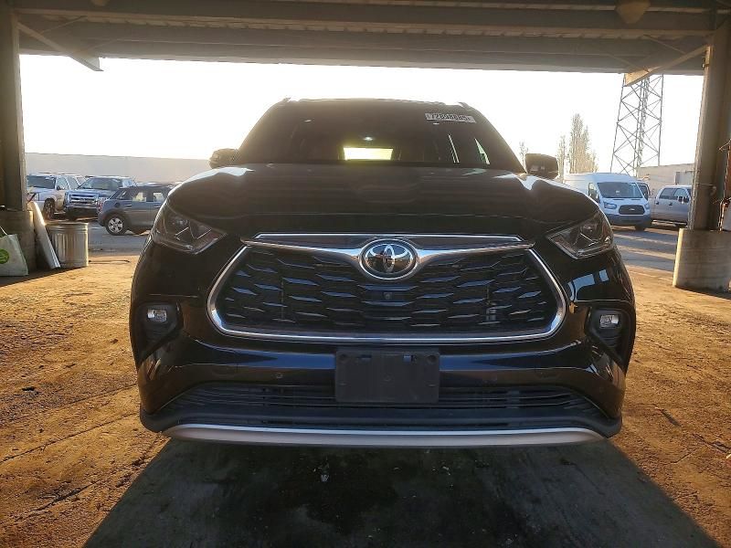 2021 Toyota Highlander Platinum