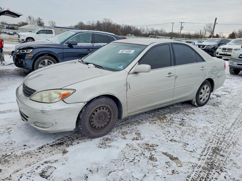 2004 Toyota Camry le