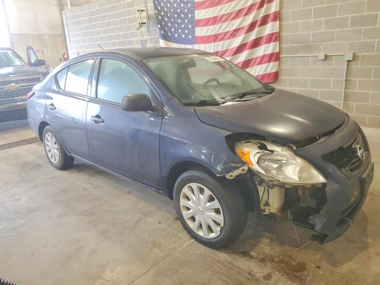 2013 Nissan Versa s