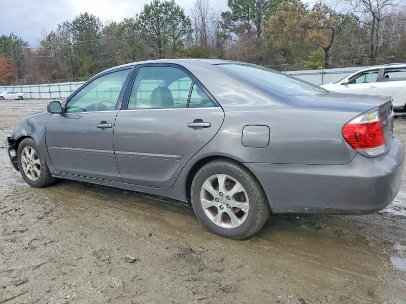2005 Toyota Camry le