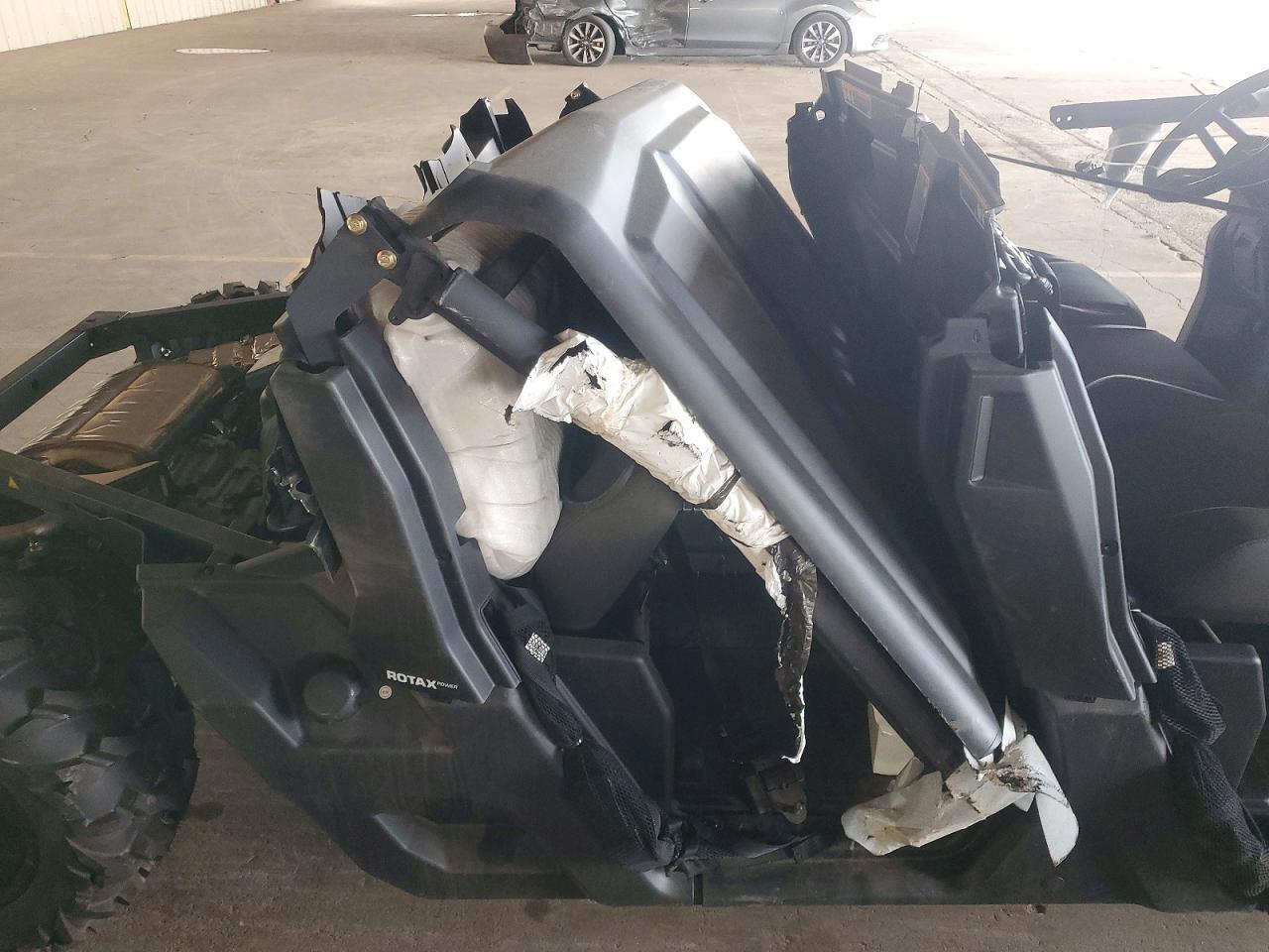 2025 Can-Am Defender-Utility Vehicle