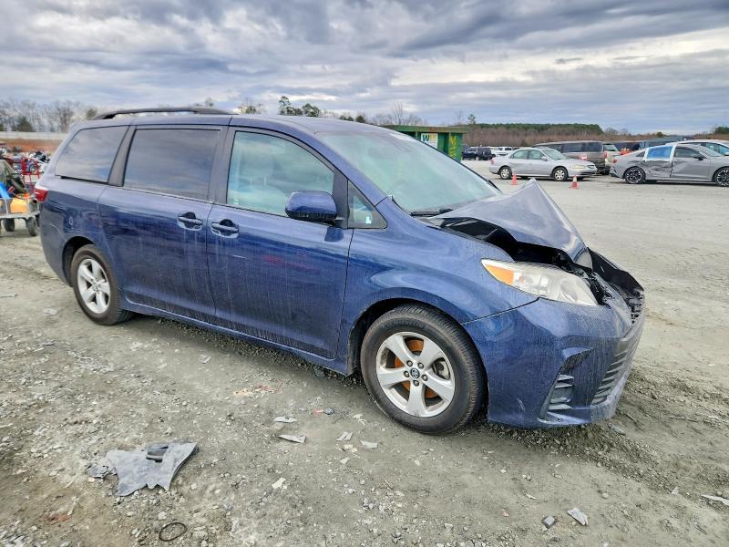 2018 Toyota Sienna le