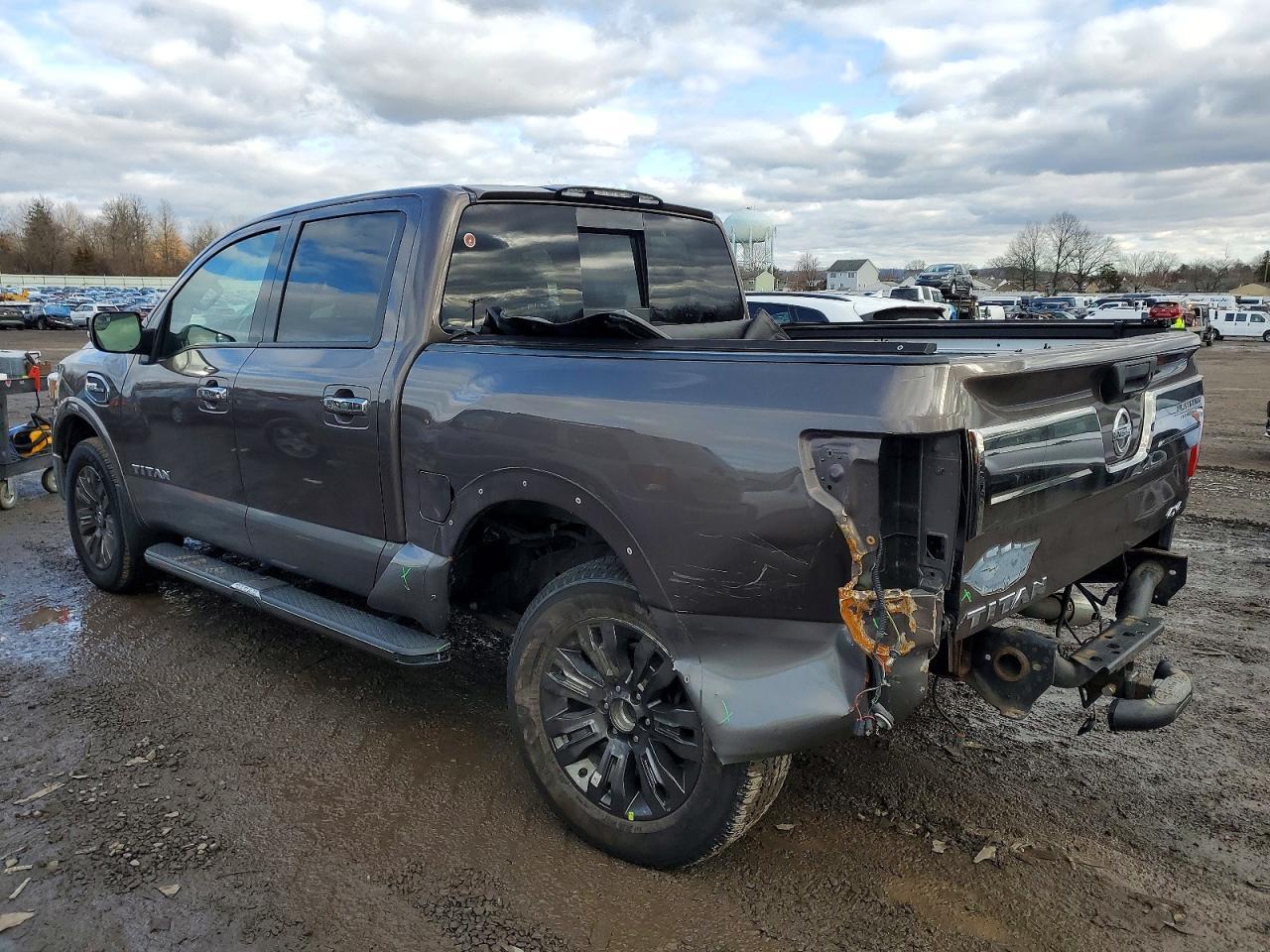 2017 Nissan Titan sv