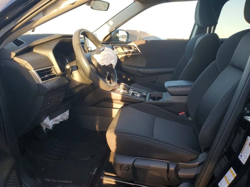 2024 Mitsubishi Outlander es