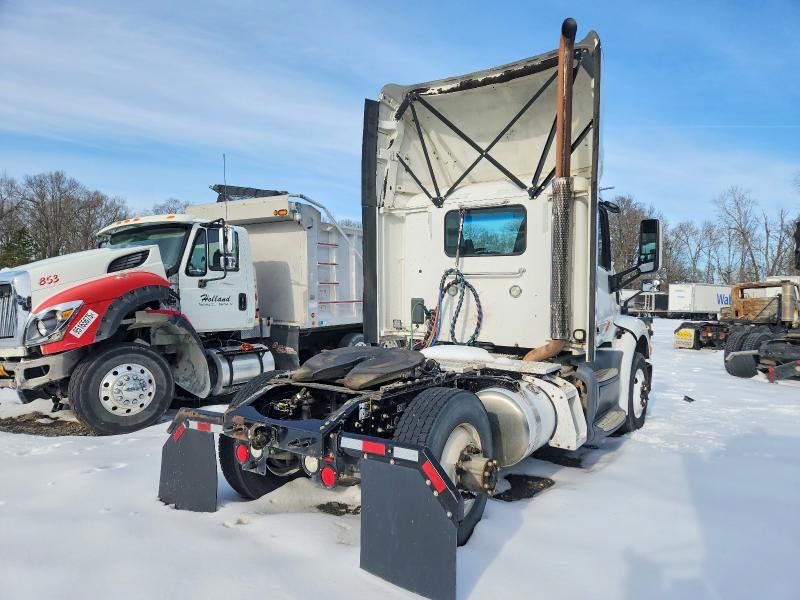 2017 Peterbilt 579 Semi Truck