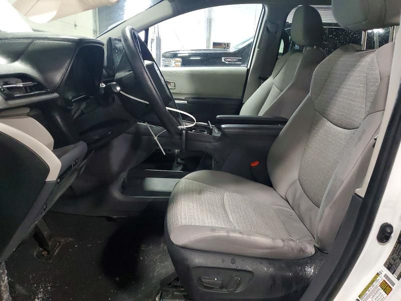 2023 Toyota Sienna le