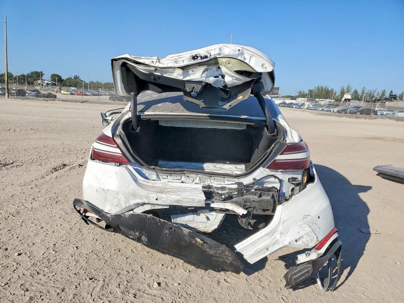 2022 Genesis G70 Base