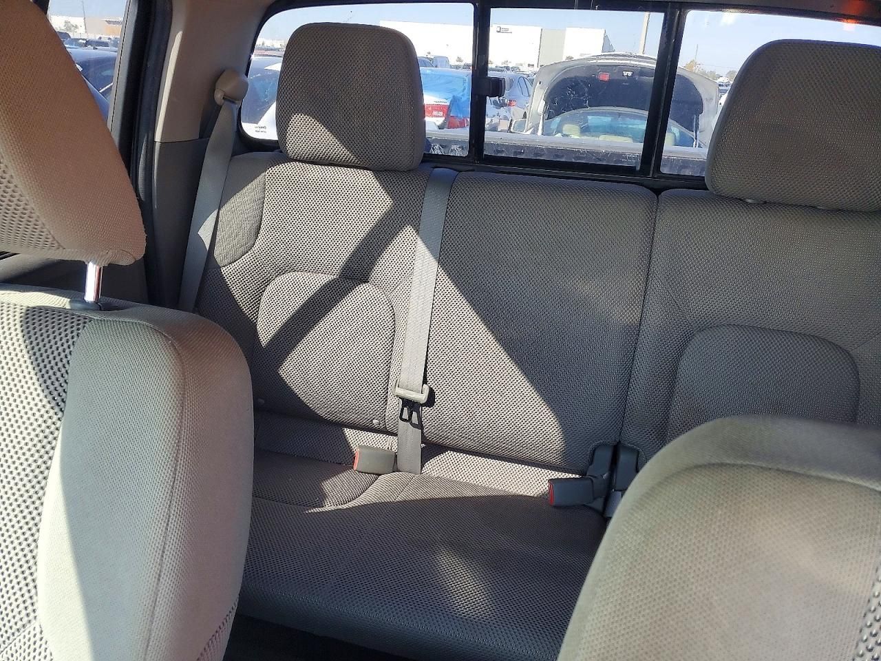 2014 Nissan Frontier s