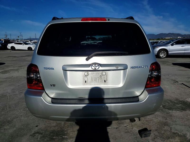 2004 Toyota Highlander Base
