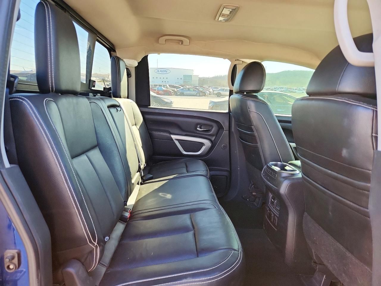 2018 Nissan Titan sv