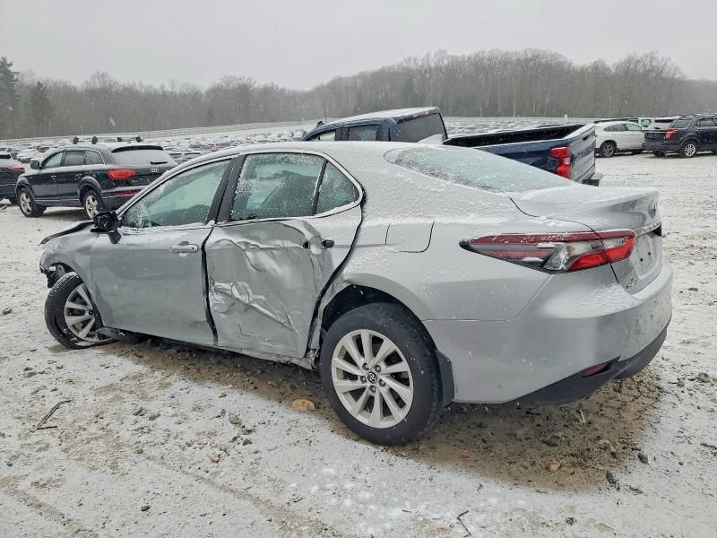 2022 Toyota Camry le