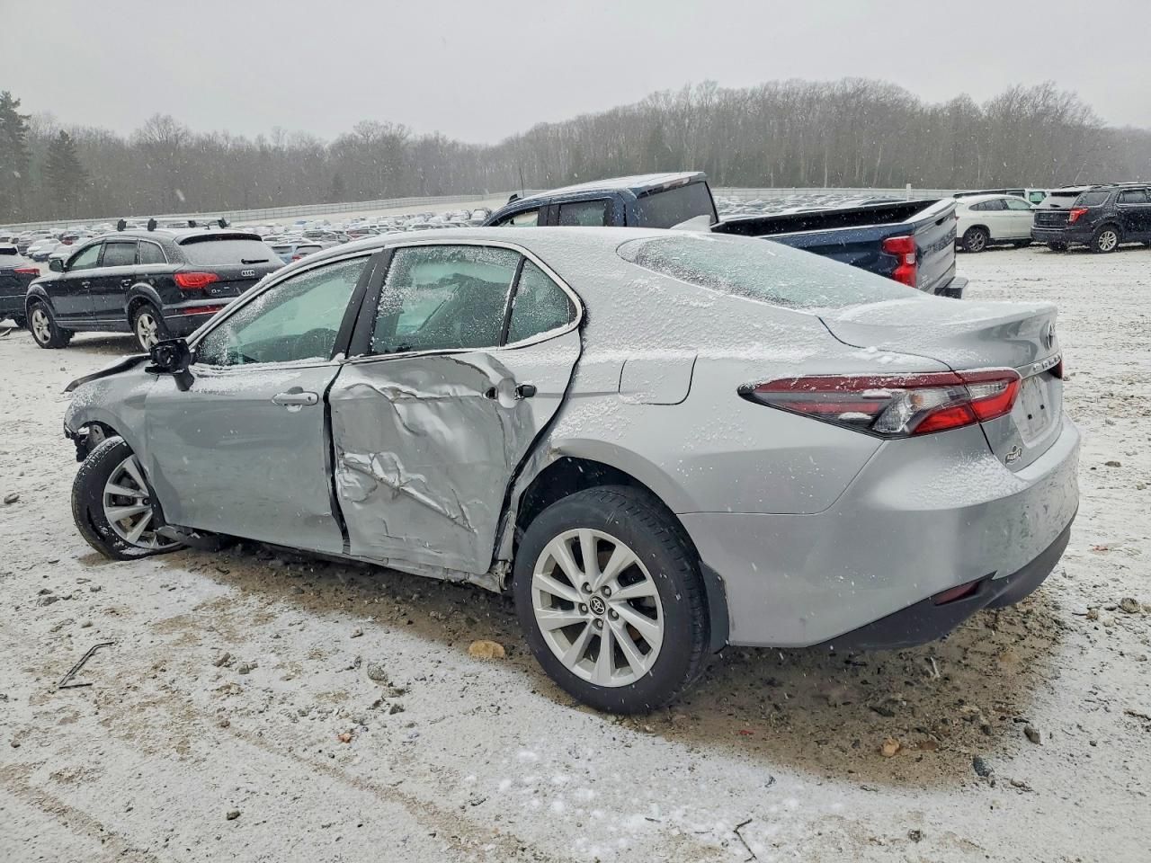 2022 Toyota Camry le