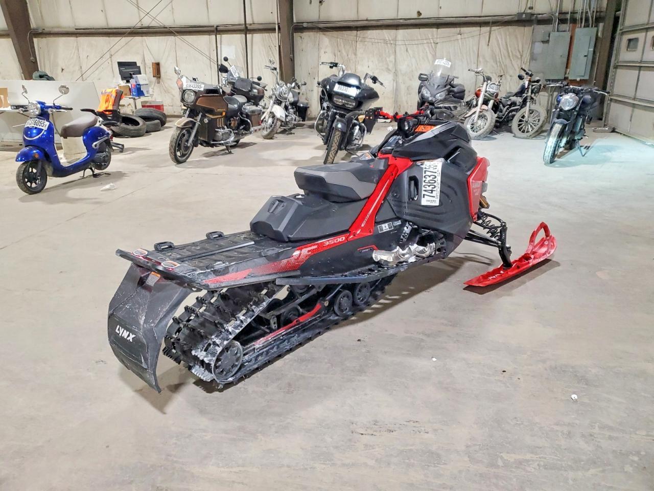 2025 Skidoo 2025 Skidoo Snowbmobil