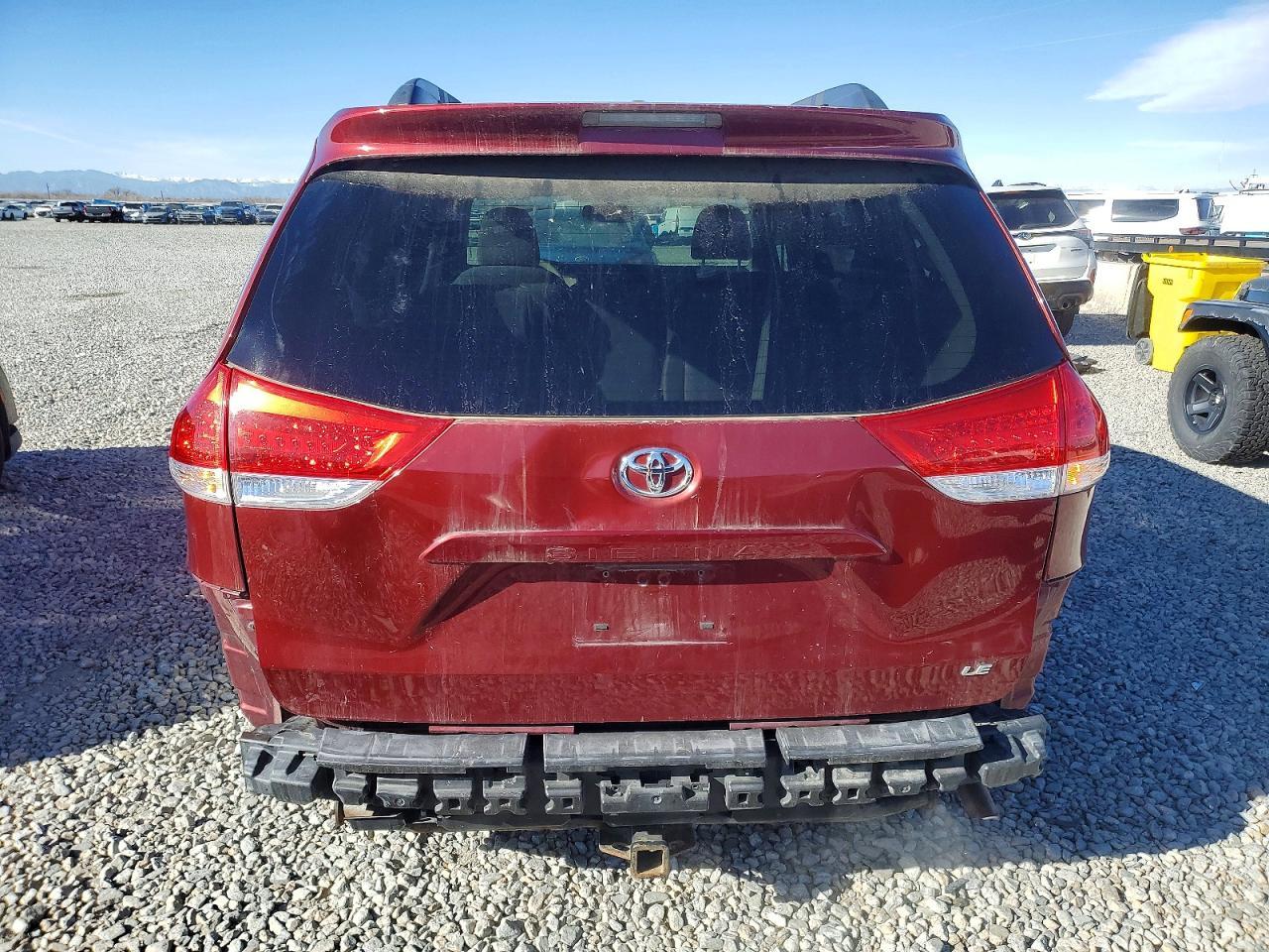 2011 Toyota Sienna le
