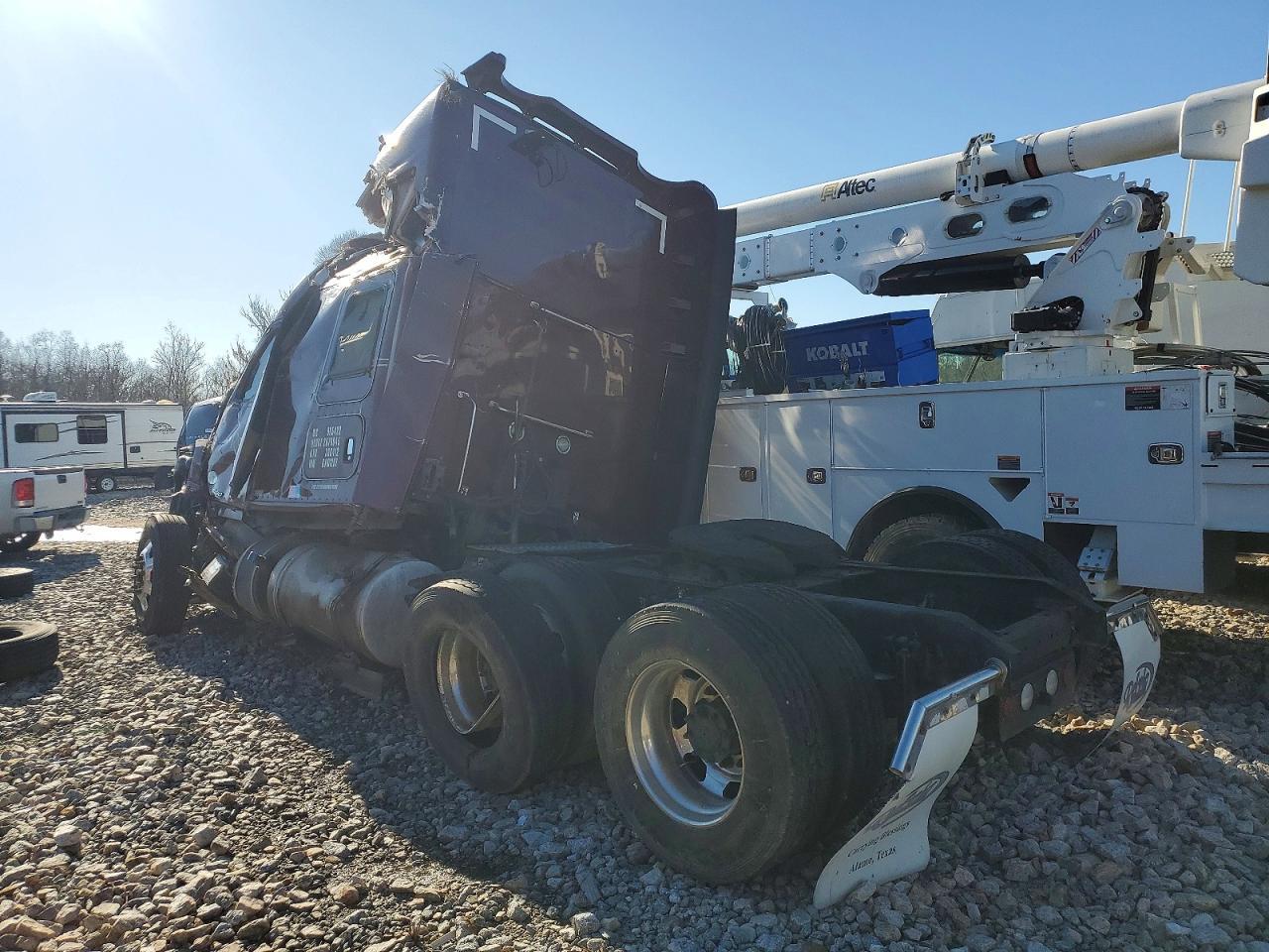 2016 Kenworth T680 Semi Truck