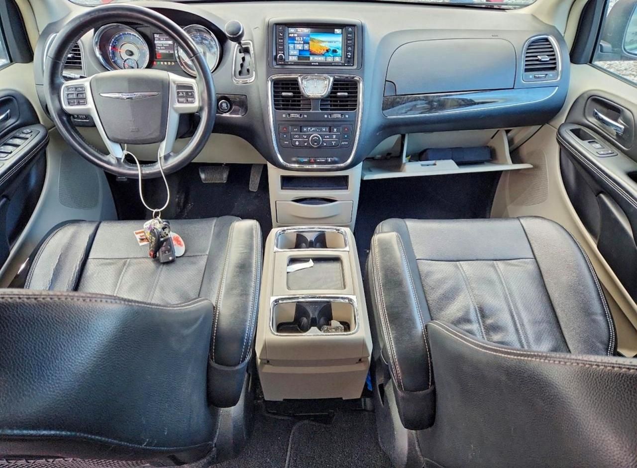 2015 Chrysler Town & Country Touring l