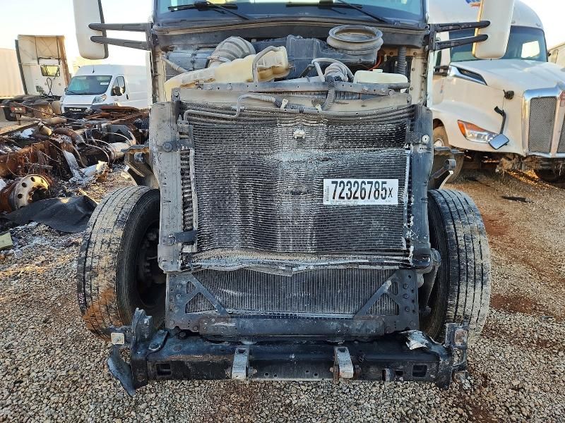 2017 Kenworth T680 Semi Truck