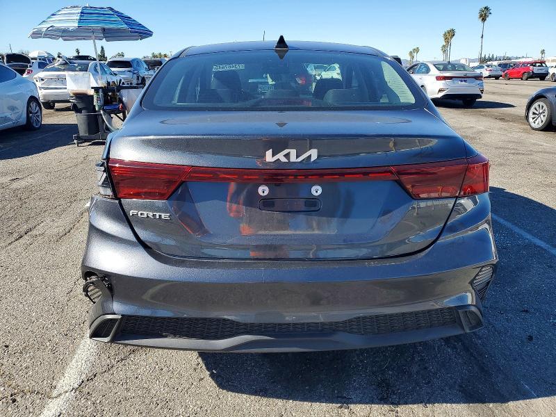 2023 KIA Forte lxs