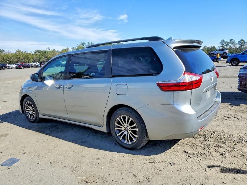 2019 Toyota Sienna xle