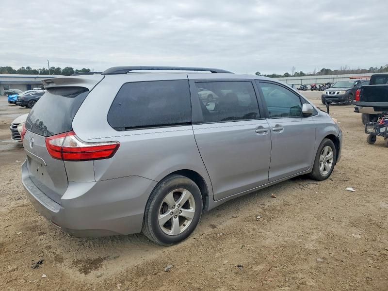 2017 Toyota Sienna le