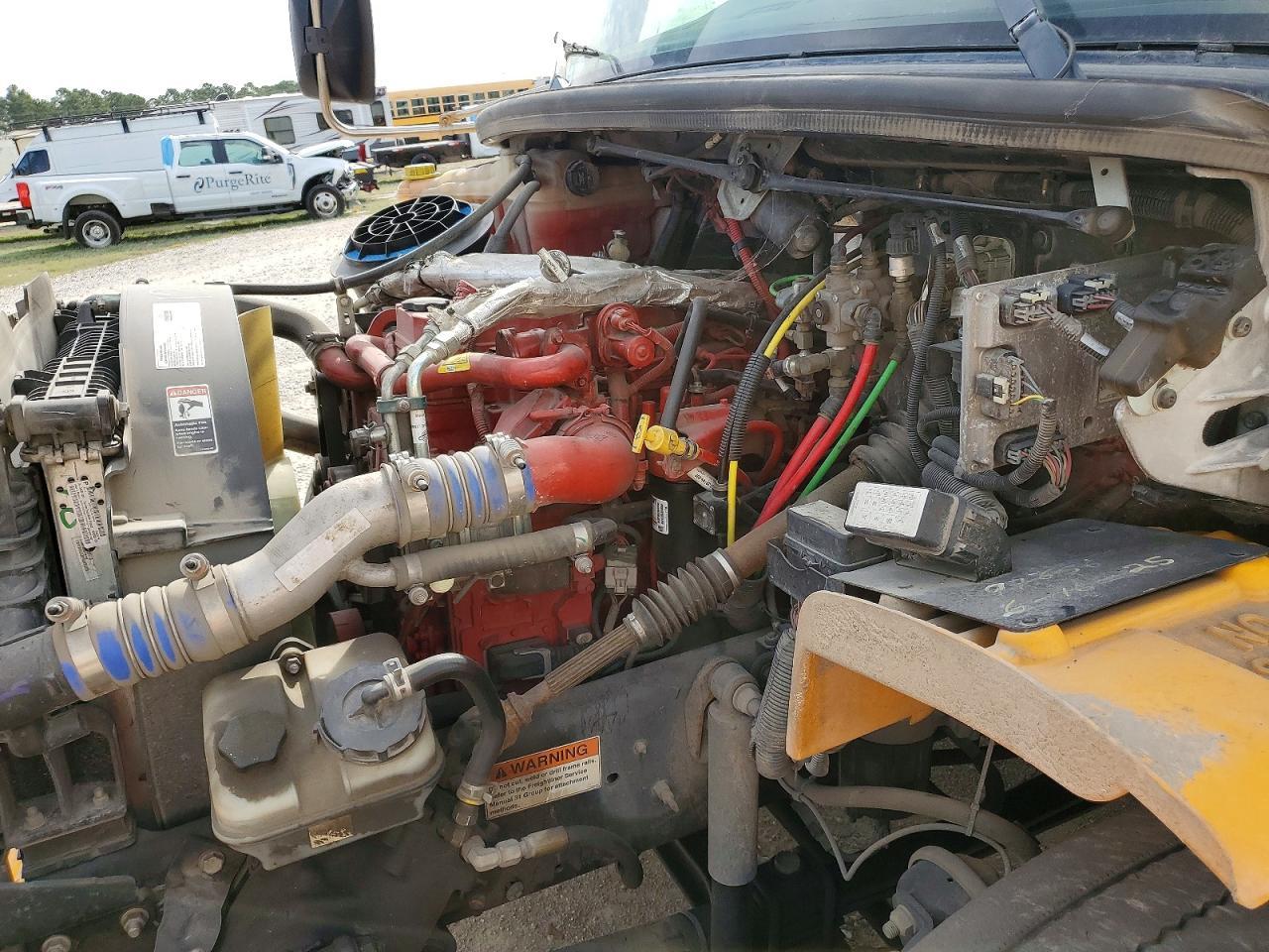 2022 Freightliner Chassis B2