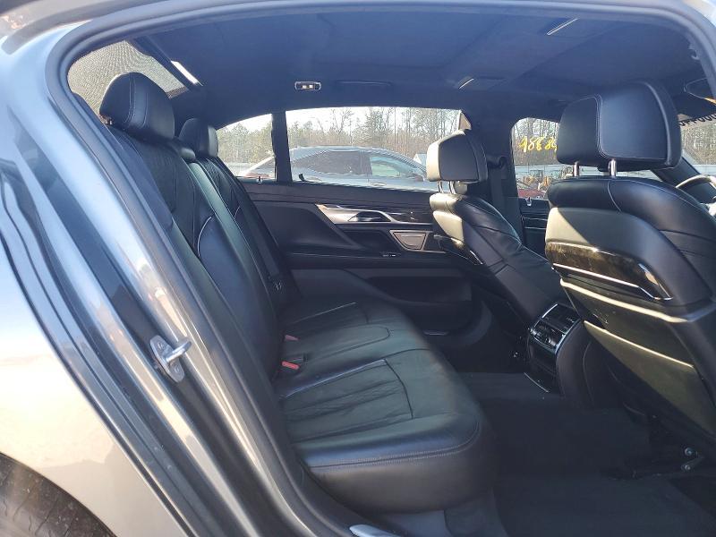 2016 BMW 750 xi