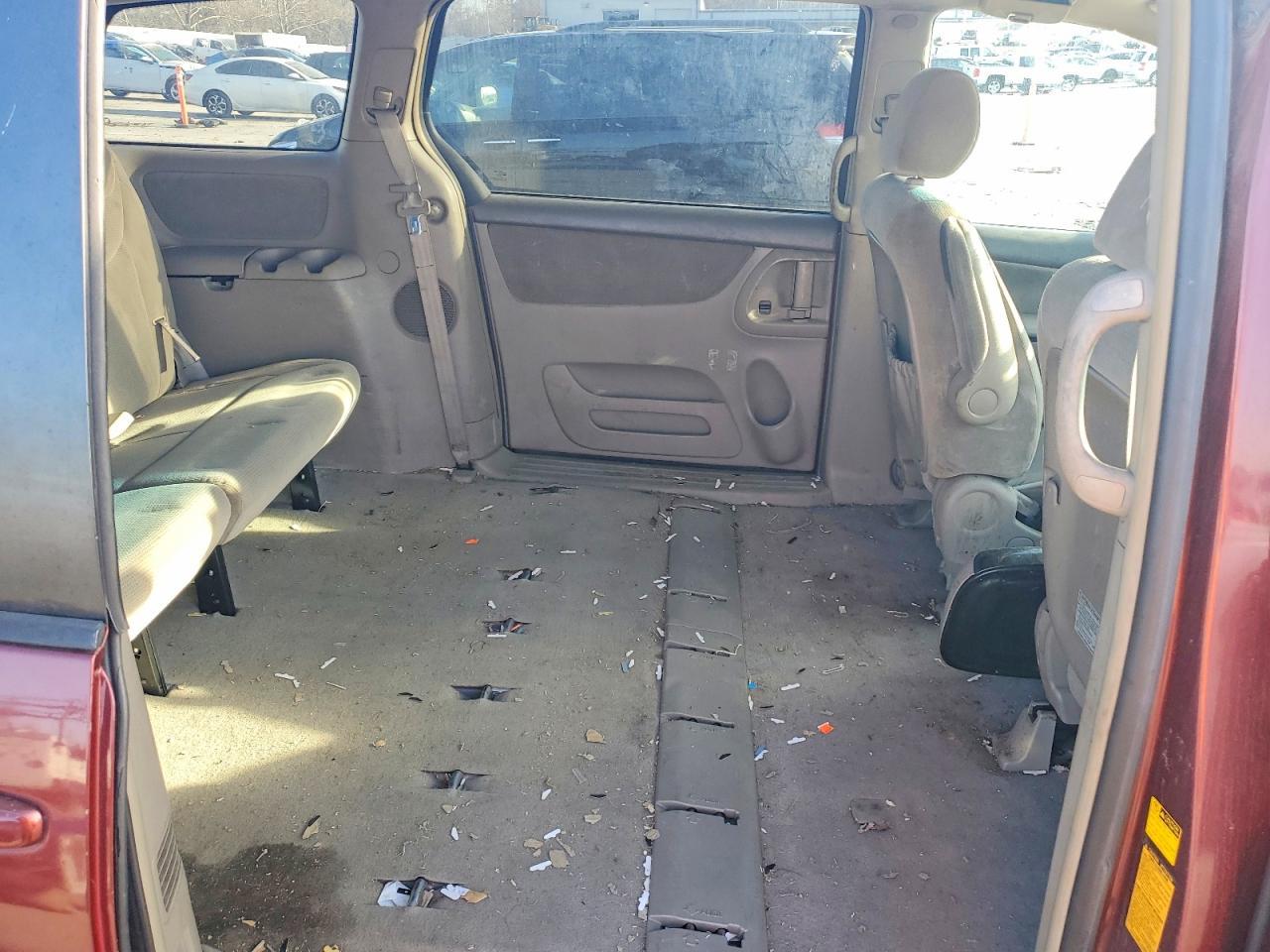 2004 Toyota Sienna ce