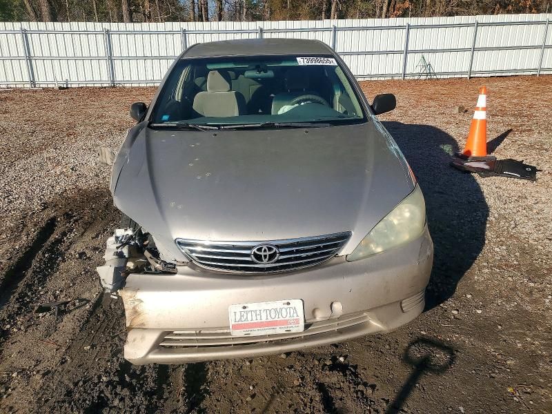 2005 Toyota Camry le