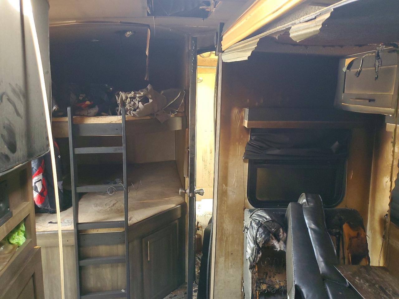 2019 Highland Ridge Mesa Ridge-Camper