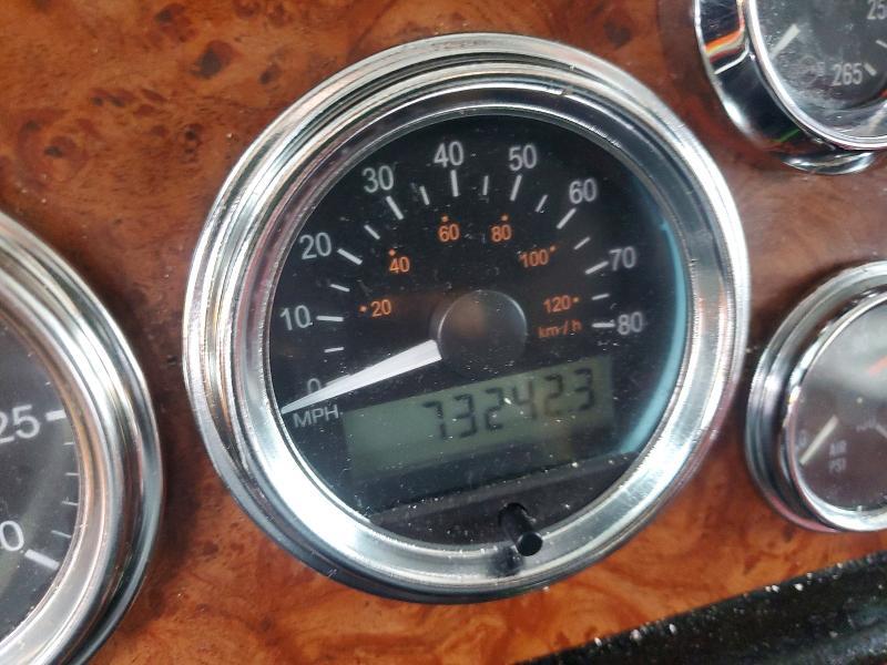 2002 Peterbilt 379 Semi Truck