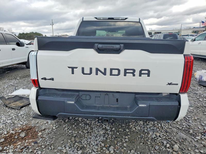 2024 Toyota Tundra Crewmax sr