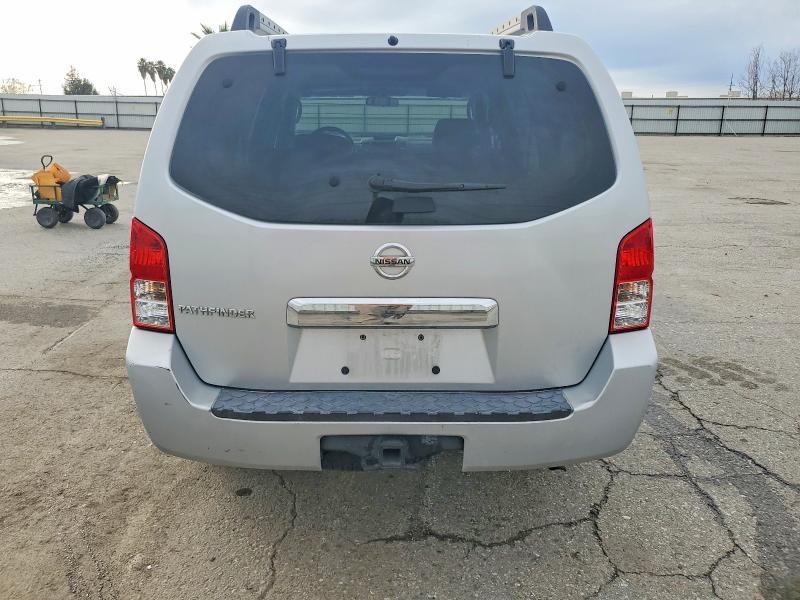 2005 Nissan Pathfinder le