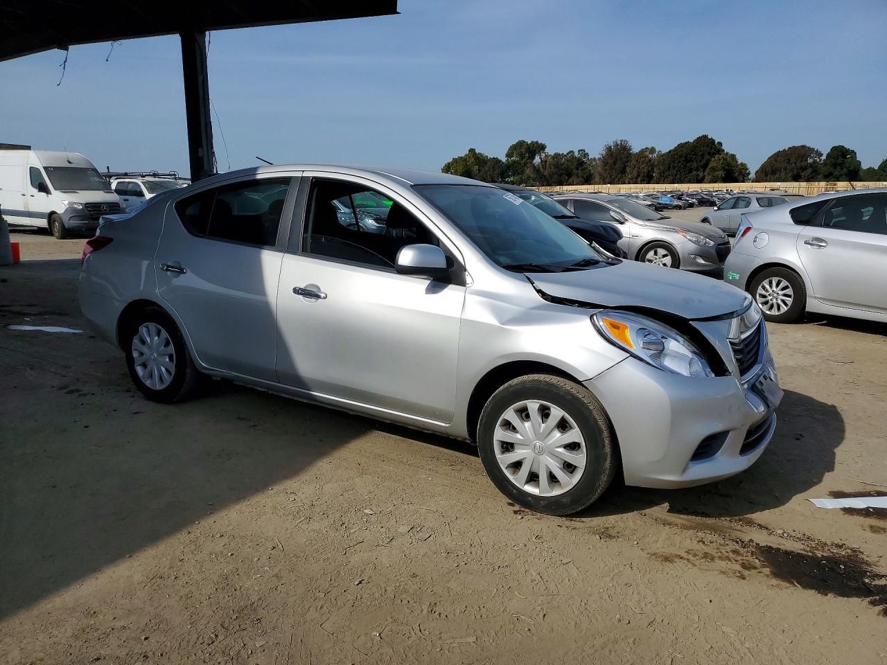 2013 Nissan Versa s