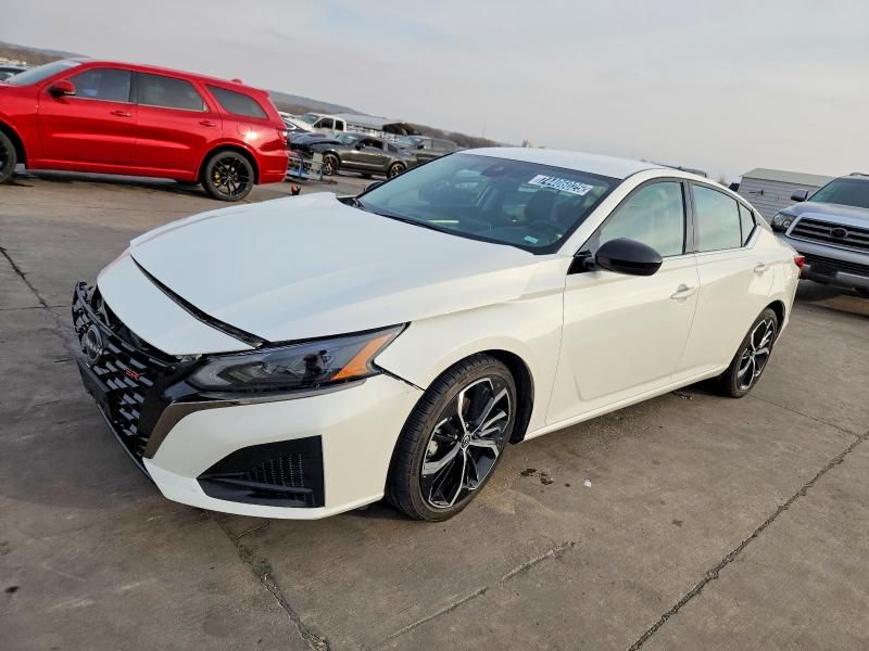 2024 Nissan Altima sr