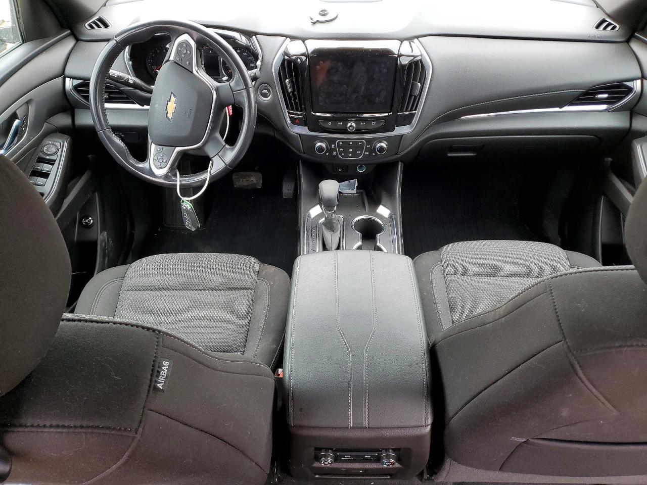 2022 Chev Traverse lt