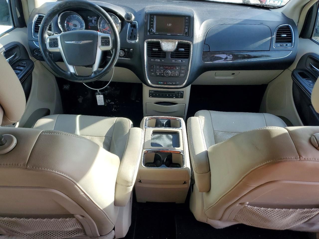 2012 Chrysler Town & Country Touring l