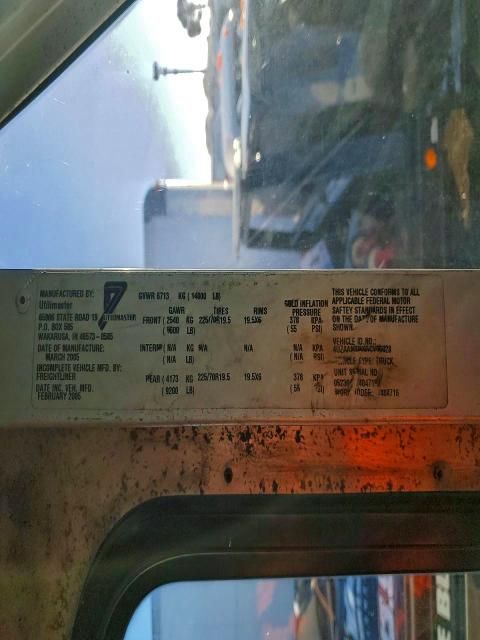 2005 Freightliner MT45 Delivery Truck