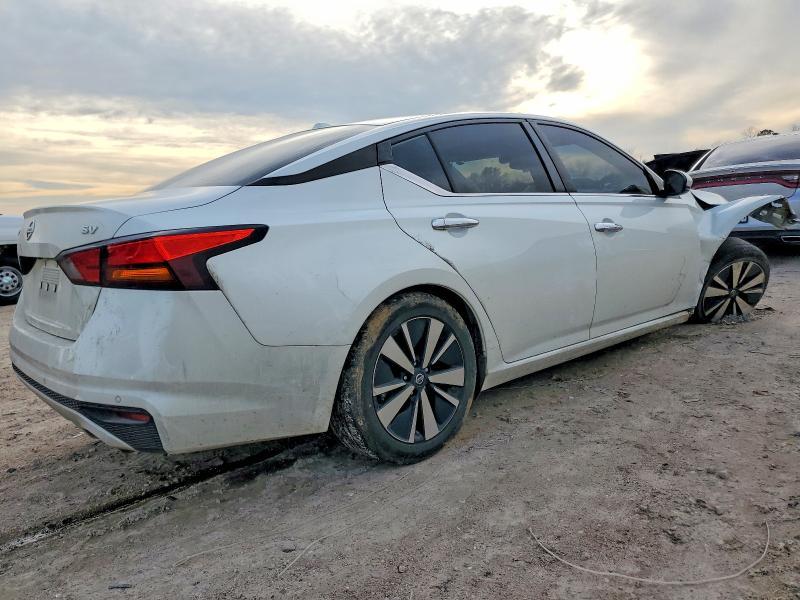 2022 Nissan Altima 2.5 sv