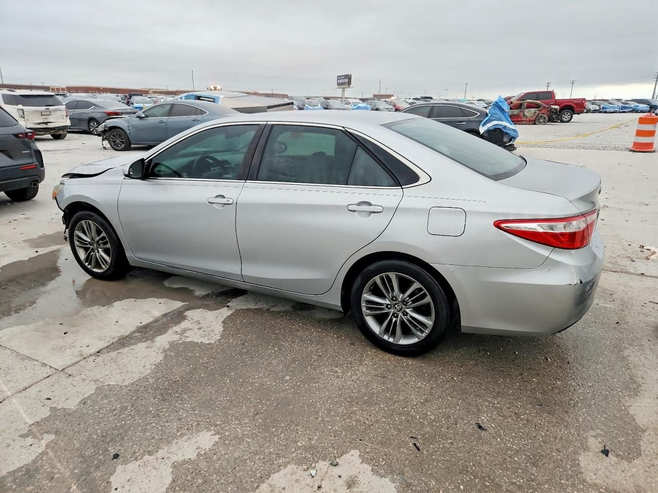 2016 Toyota Camry le